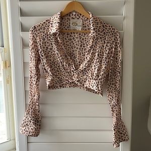 Blue Life Caden Crop Cheetah - light pink with subtle gold stripe